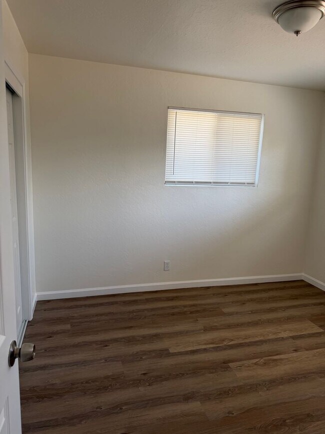 Building Photo - Clovis home for rent.