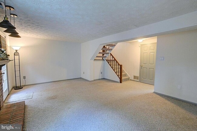 Building Photo - 7622 Mandan Rd