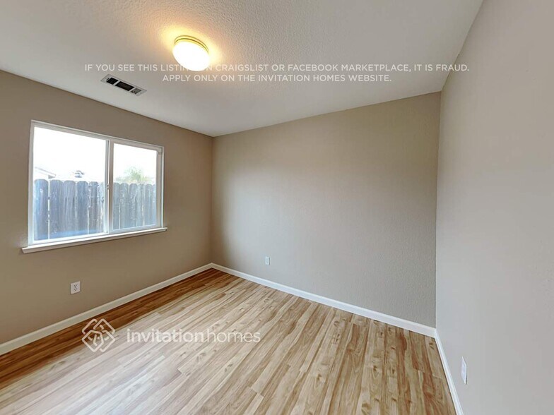 Building Photo - 1013 Bay Shore Dr