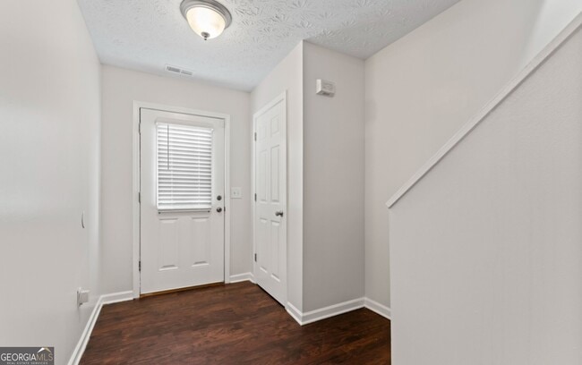 Building Photo - 5619 Union Pointe Dr