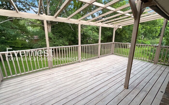 Building Photo - 317 Westwood Dr