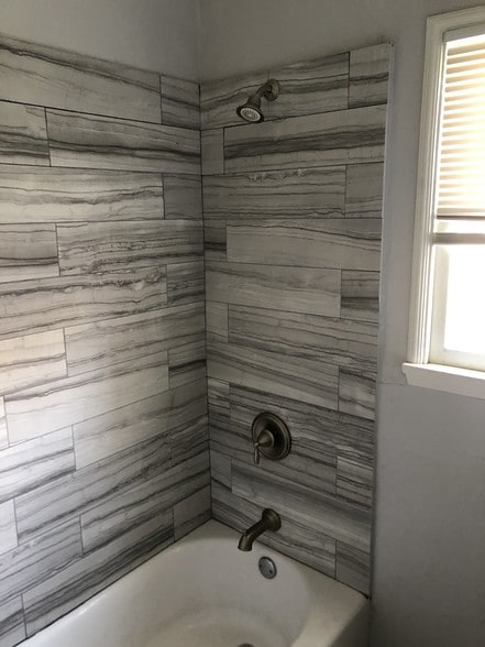 Bathroom - 1950 Cedar Ave
