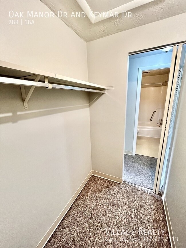 Building Photo - 230 Oak Manor Dr