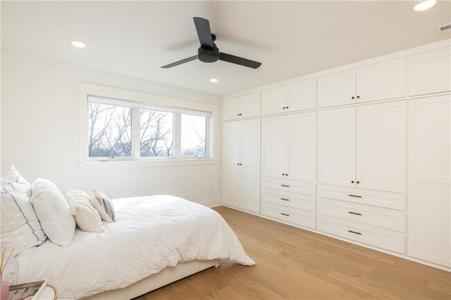 Building Photo - 207 W Lafayette St