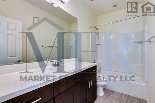 Building Photo - 3 Bed/2.5 Bath House in Gilbert! JOIN THE ...