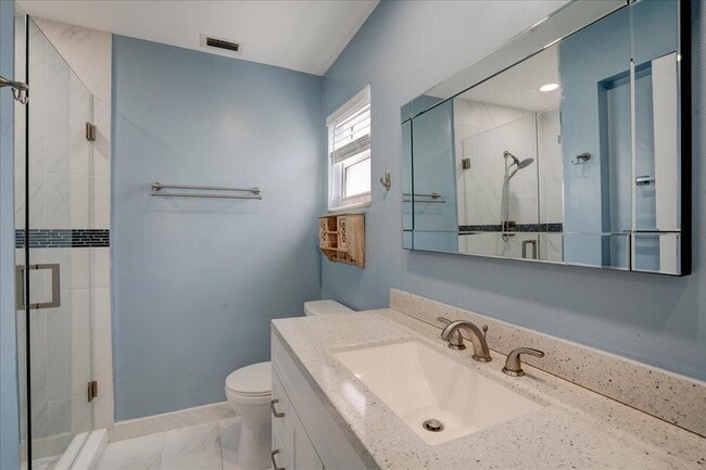 Building Photo - 2086 SW 12th Ave
