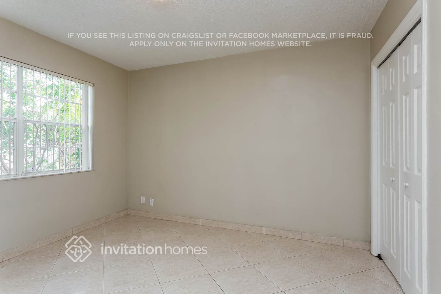 Building Photo - 1313 N Park Rd