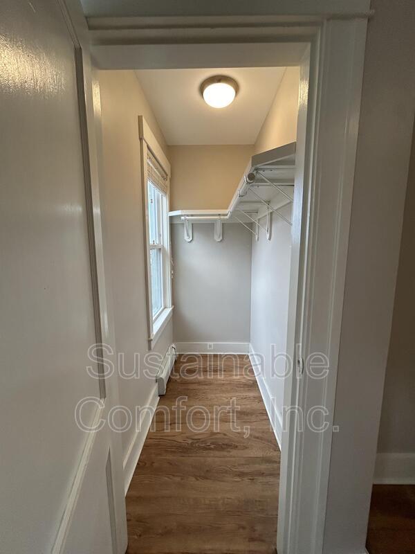 Building Photo - 38 Shamrock St