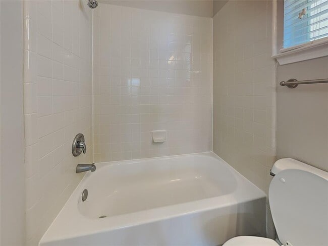 Building Photo - 3911 Mossy Spring Ln