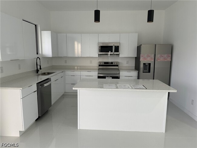 Building Photo - 2801 SW Embers Terrace