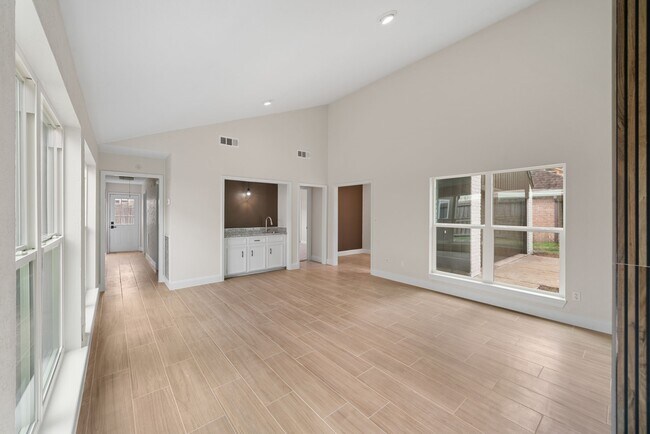 Building Photo - 15034 Rose Valley Dr