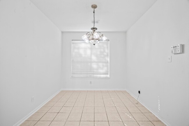Building Photo - 15327 Hickory Dale St