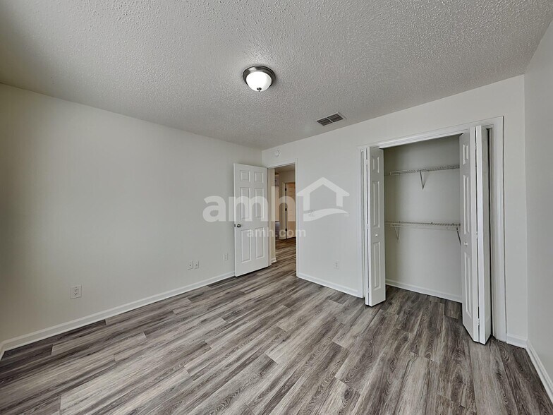 Building Photo - 3275 Guernsey Ct