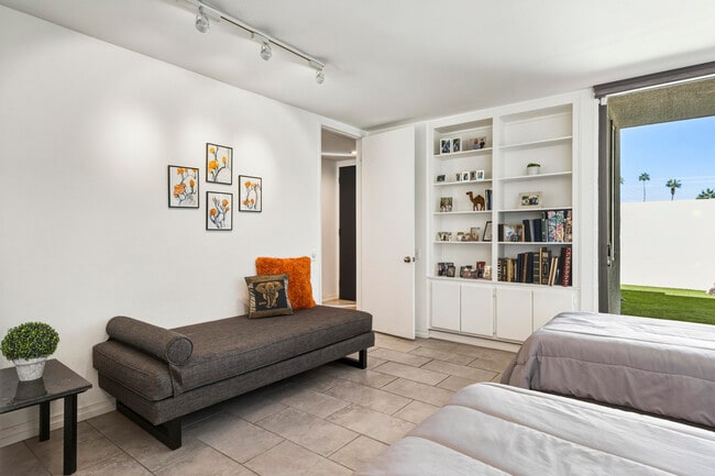 Building Photo - 1411 Via Isla