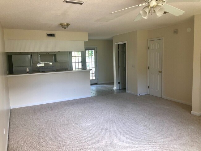 Building Photo - 2 BR 2.5 bath townhouse close to Troy University