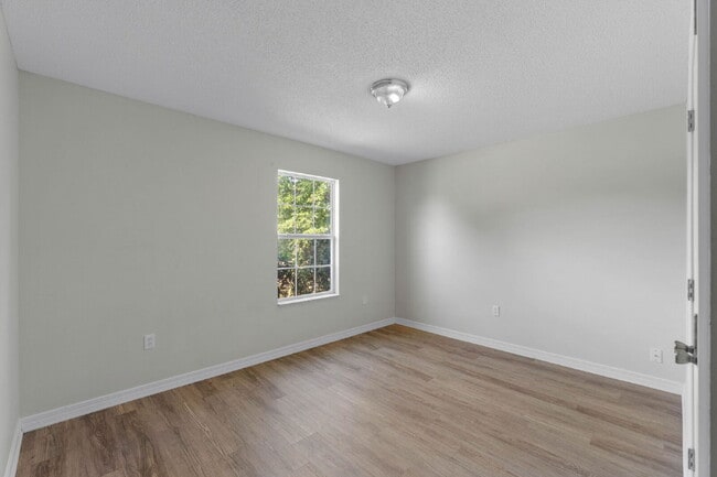 Building Photo - 147 Cabana Way
