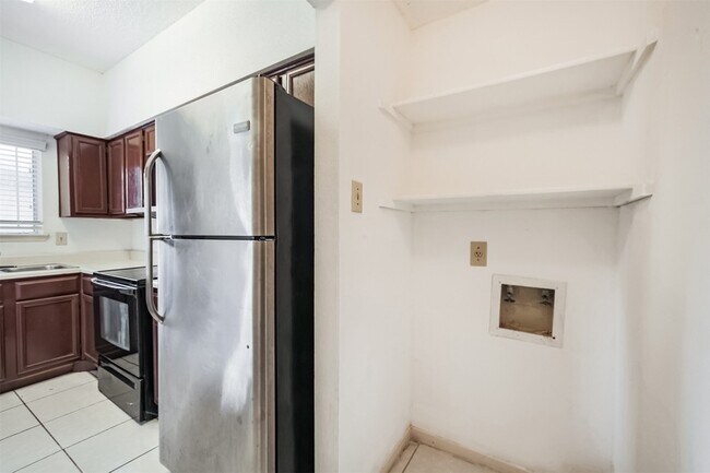 Building Photo - 12500 Brookglade Cir