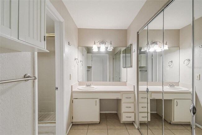 Building Photo - 200 Maitland Ave