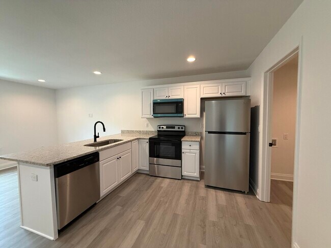 Building Photo - 32 Constitution Ave