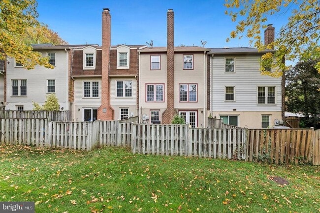 Building Photo - 5823 Berkshire Ct
