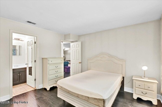 Building Photo - 44 Lake Ave