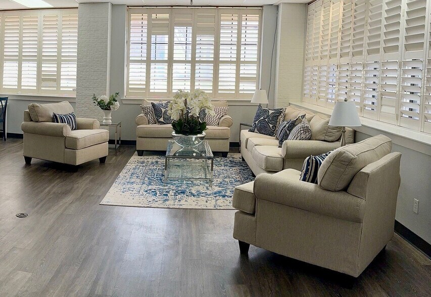 Building Photo - Serenity at Briarcrest (55+)