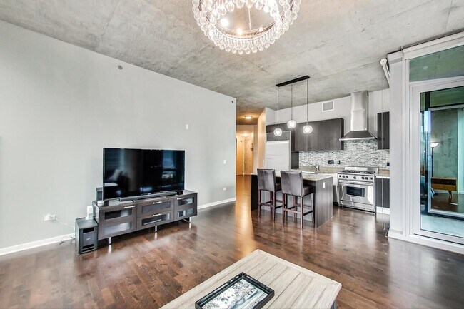 Building Photo - 600 N Fairbanks Ct