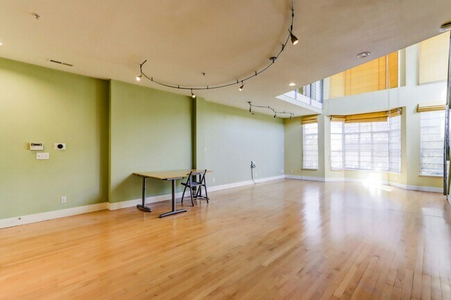 Building Photo - 725 Tehama St