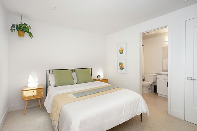 Building Photo - Modern Townhome FOR RENT in Golden Hill 3 Bed w/ 2 car garage!