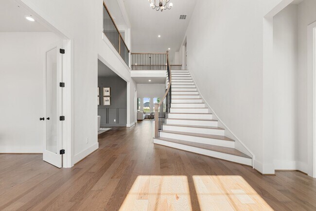 Building Photo - 1222 Crown Frst Dr