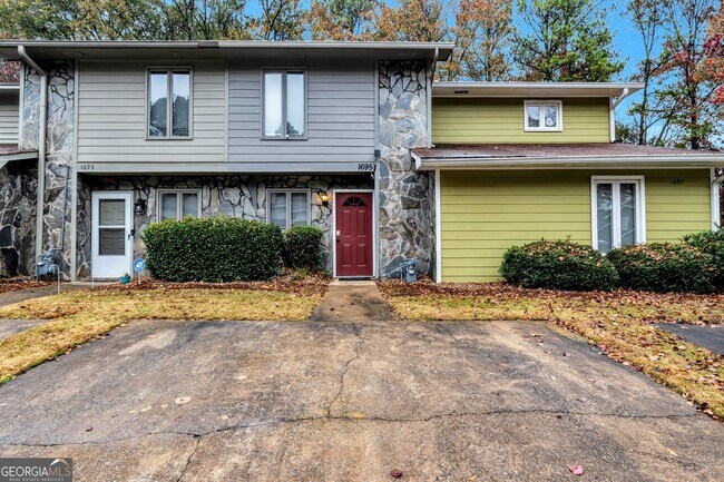 Building Photo - 1695 Wynndowne Trail