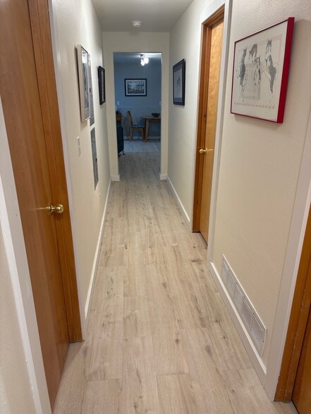 Hallway toward bed and bathroom - 7231 E Chester Heights Cir