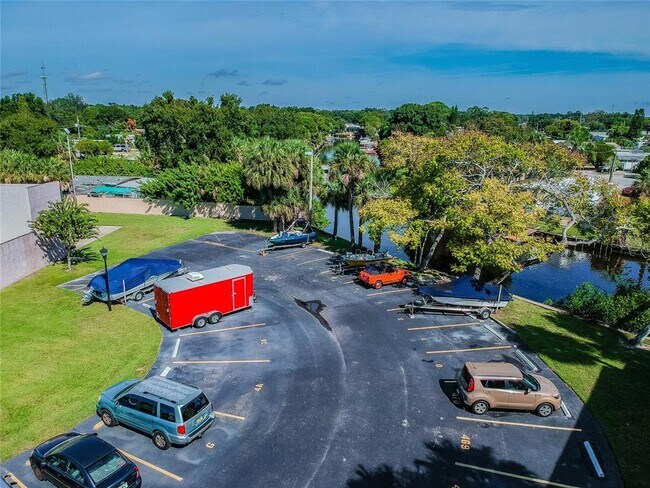 Building Photo - 9125 Tudor Dr