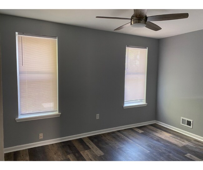 Building Photo - 627 Denison St