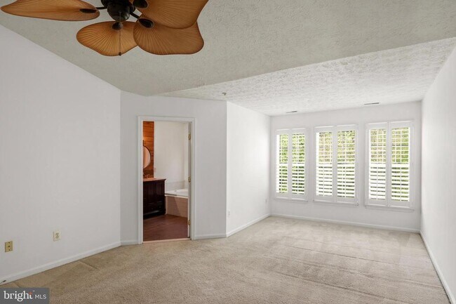 Building Photo - 9805 Redwing Dr