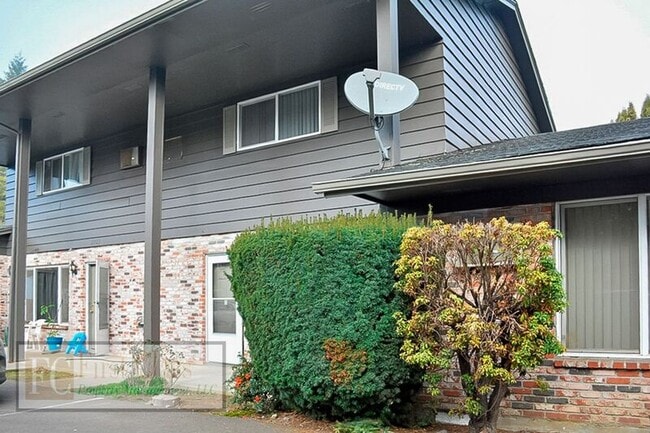 Building Photo - 2725 Maywood Dr