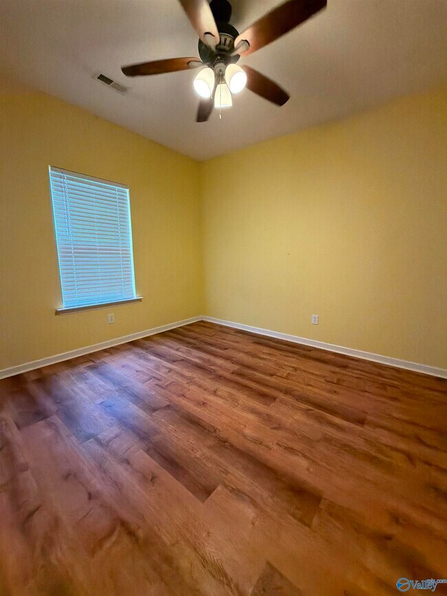 Building Photo - 216 Horseshoe Bend S