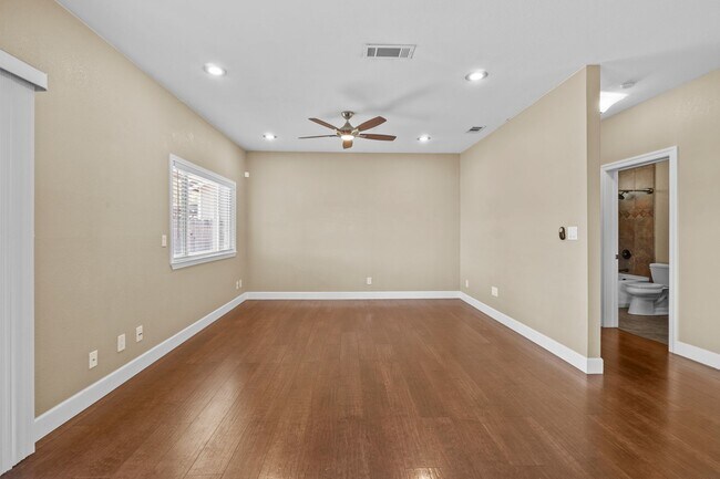 Building Photo - 743 Calico Trail