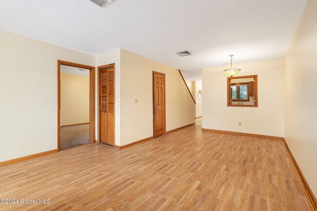 Building Photo - 222 North Ten Broeck Street