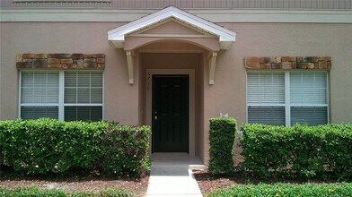 Building Photo - 5718 Fishhawk Ridge Dr