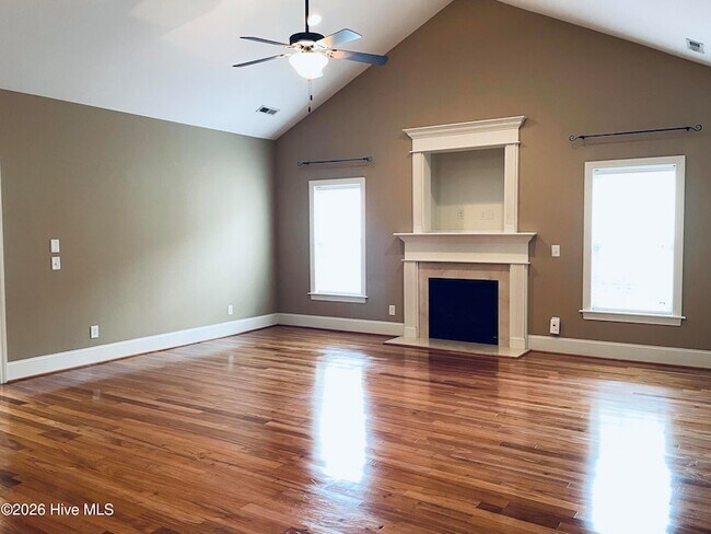 Building Photo - 2208 Tulls Cove Rd