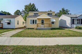 Building Photo - 13117 Wilton Ave