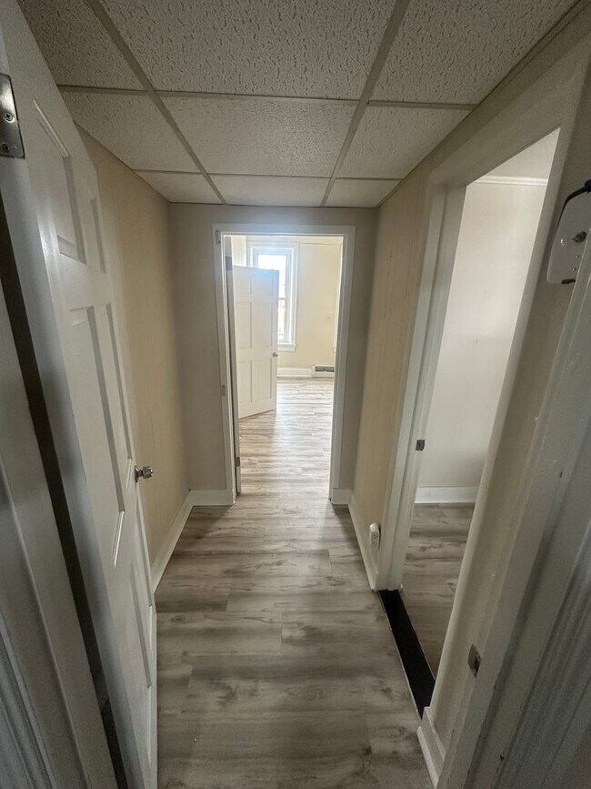 Building Photo - 409 Walnut St