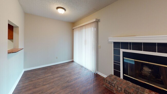 Building Photo - 158 Woodfield Pl