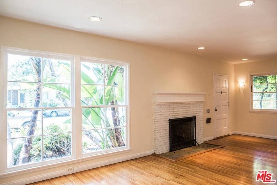 Living room - 3864 Girard Ave