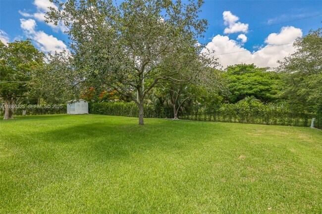 Building Photo - 17460 SW 85th Ave