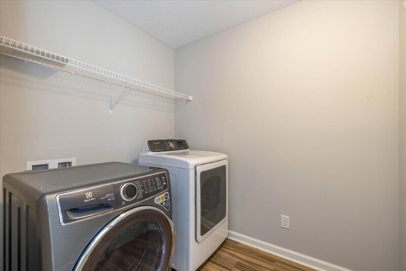 Building Photo - 6792 Highland Way