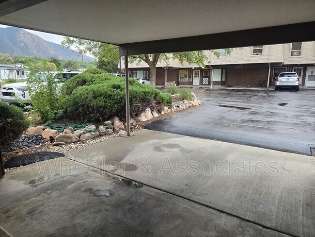 Building Photo - 1296 E Lorl Ln