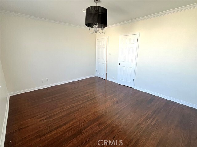 Building Photo - 2720 W 70th St