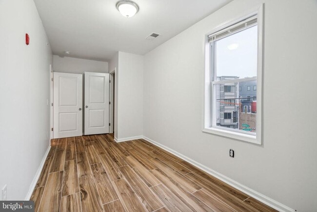 Building Photo - 1701 Point Breeze Ave